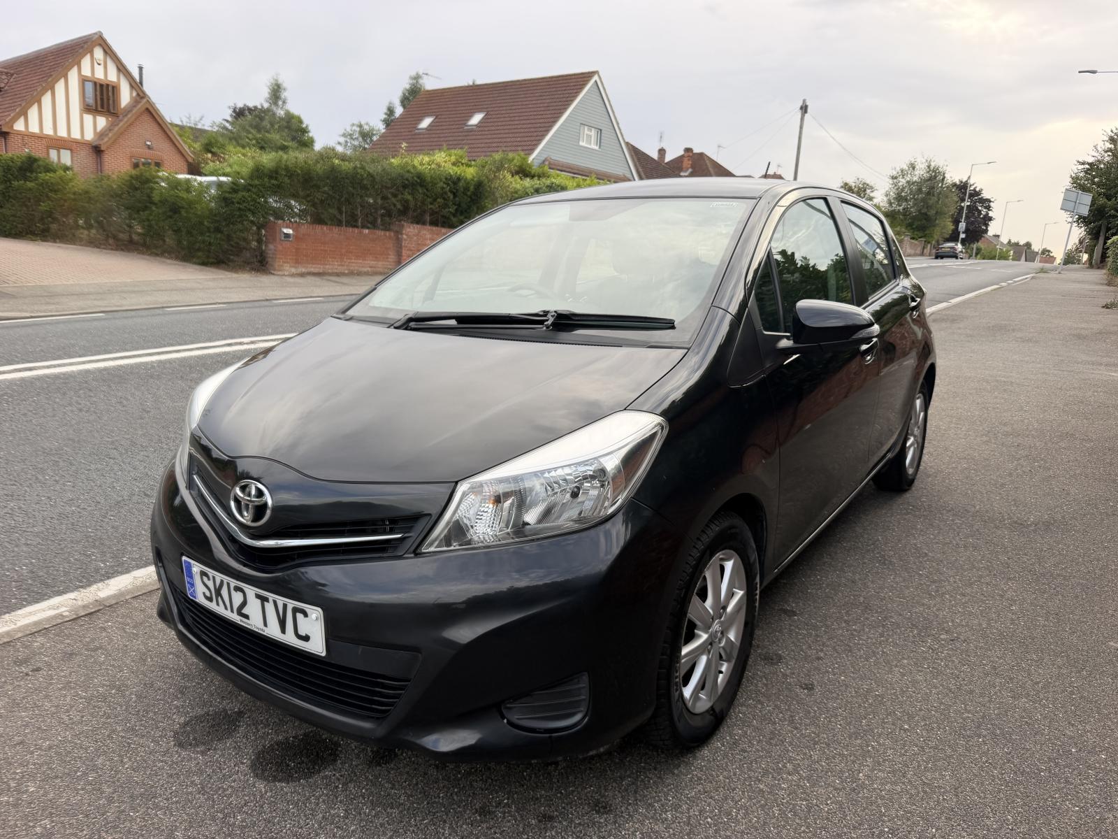 Yaris 2012 Automatic